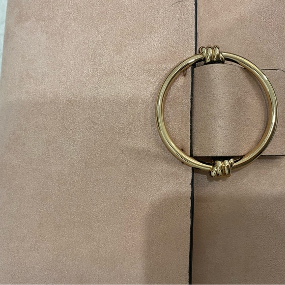 Blush coloured suede crossbody bag with gold toned hardware and chain - Picture 6 of 6